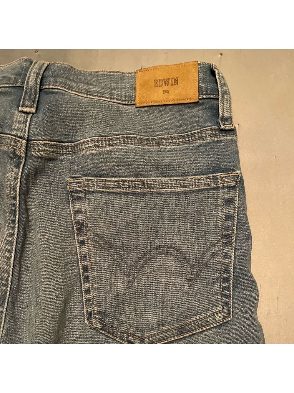 Edwin NWT Cassia Mini Bootcut Jeans 27 Light Wash - Picture 1 of 7